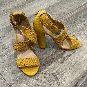 Mustard yellow Charlotte Russe heels size 8